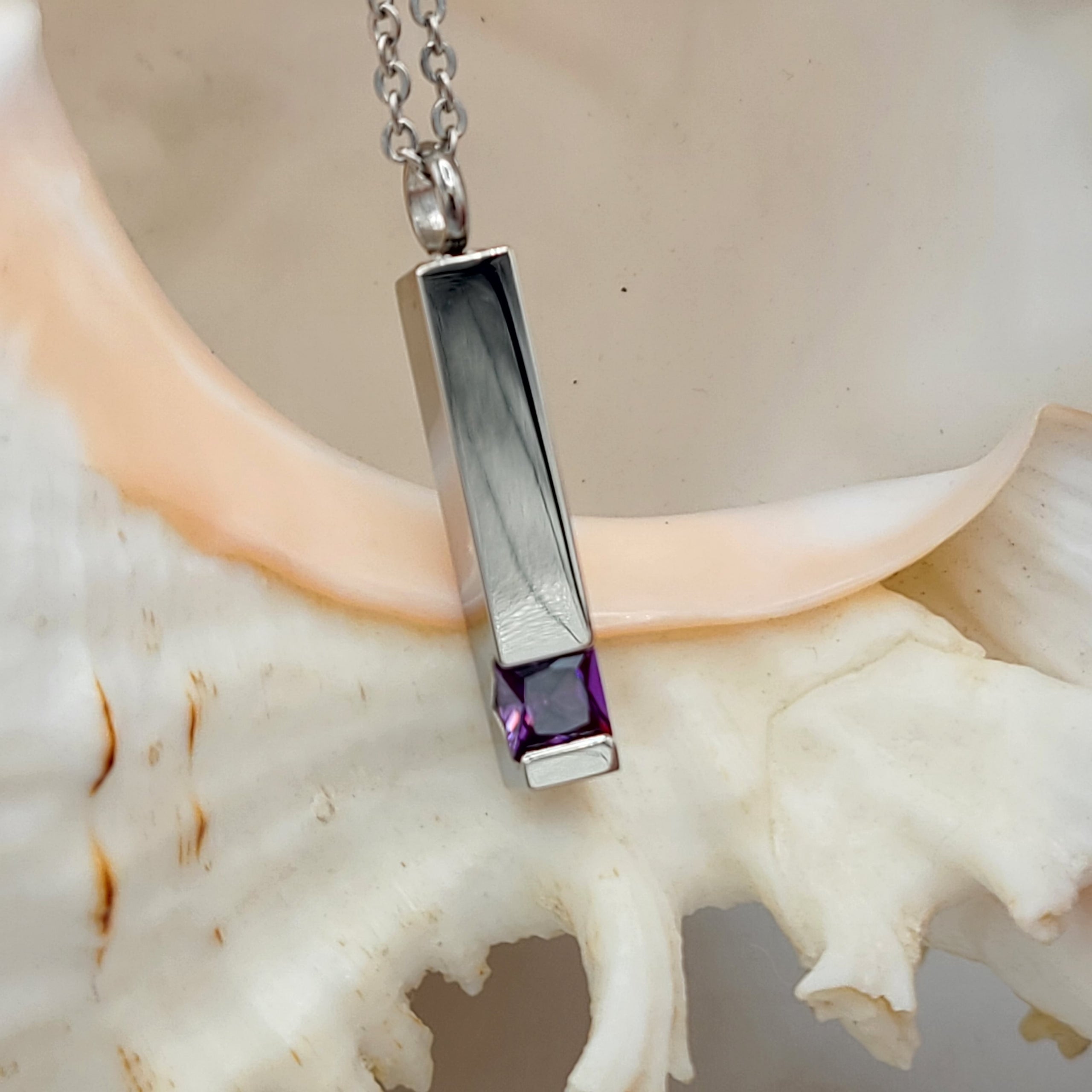 Keepsake cremation shop urn necklace