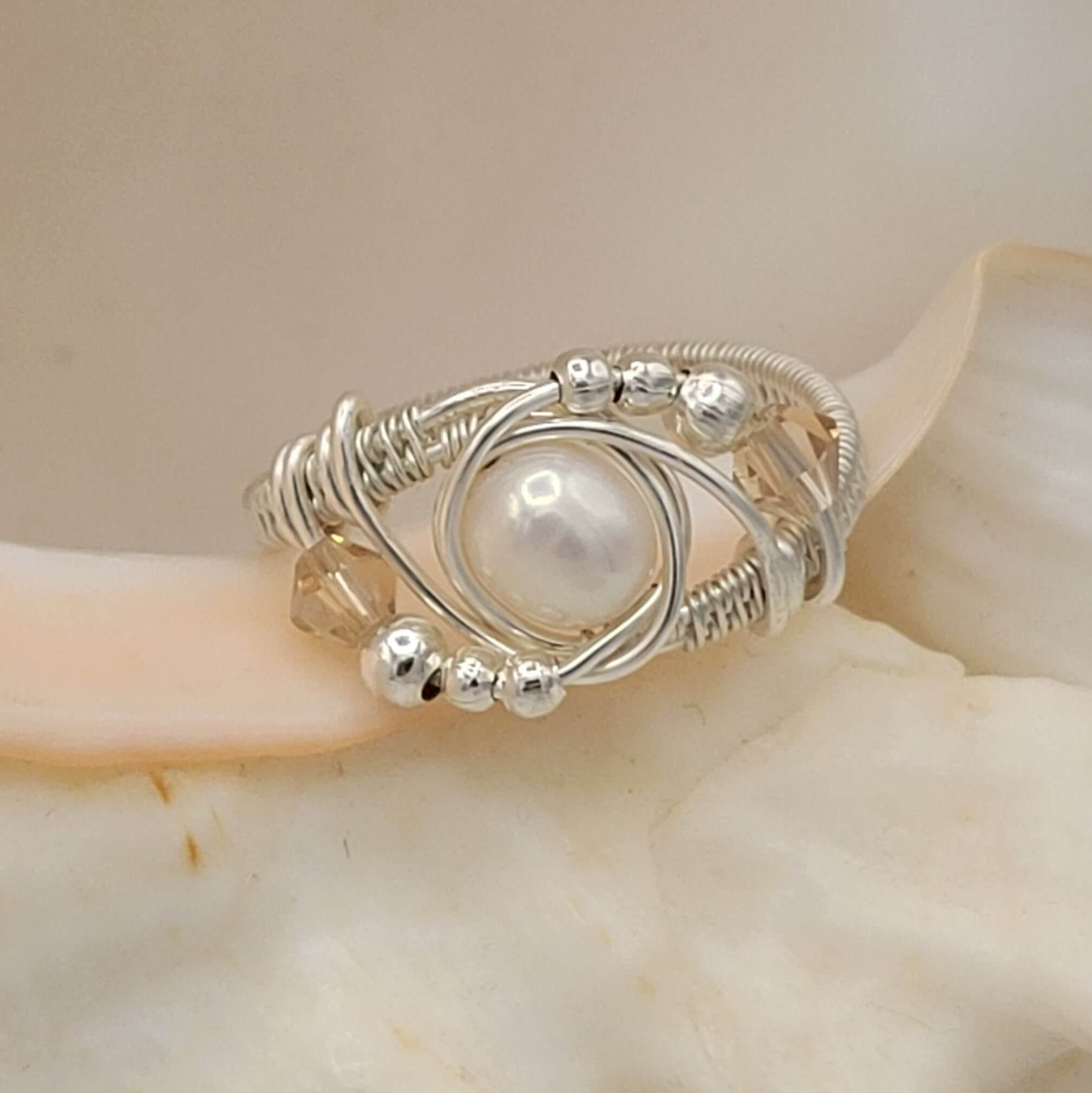Pearl on sale ring swarovski